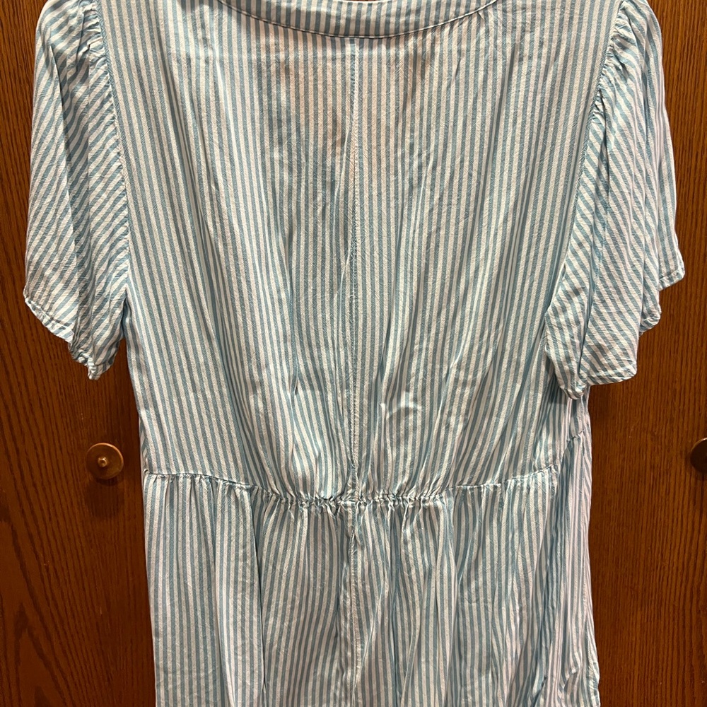 Blue Striped Button-Up Top - Picture 4 of 4